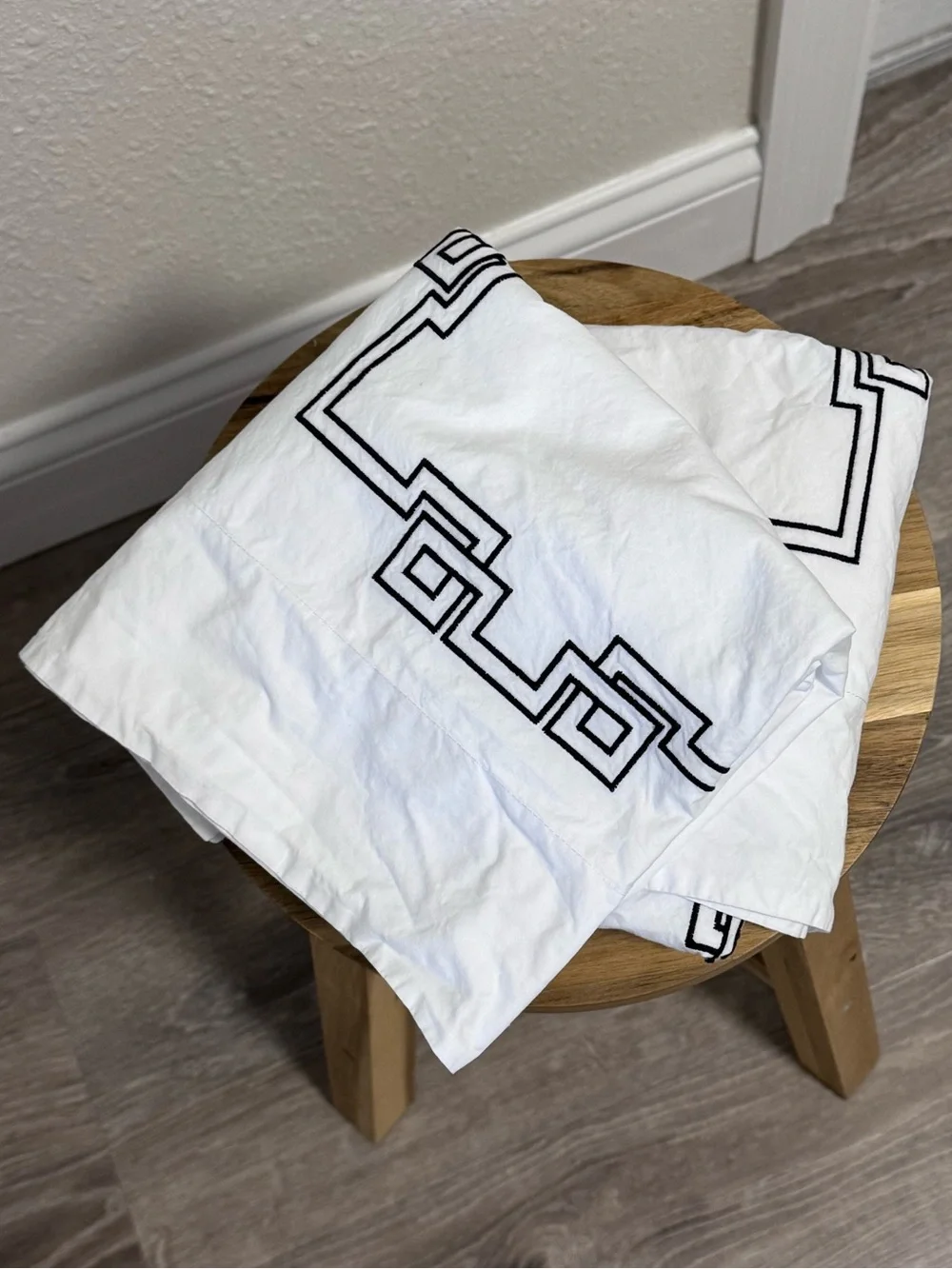 Dea Italian Linens Hand Embroidered Greek Key Queen Shams Set